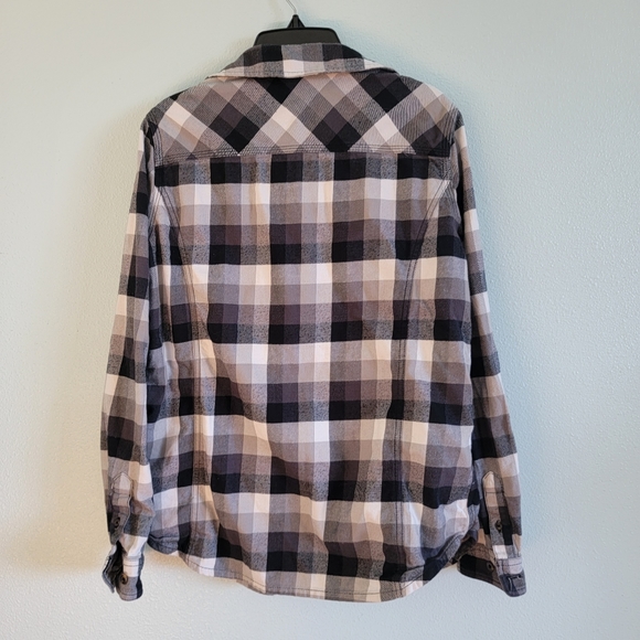 ‼️Sold‼️Carhartt black and white flannel shirt - Picture 4 of 5